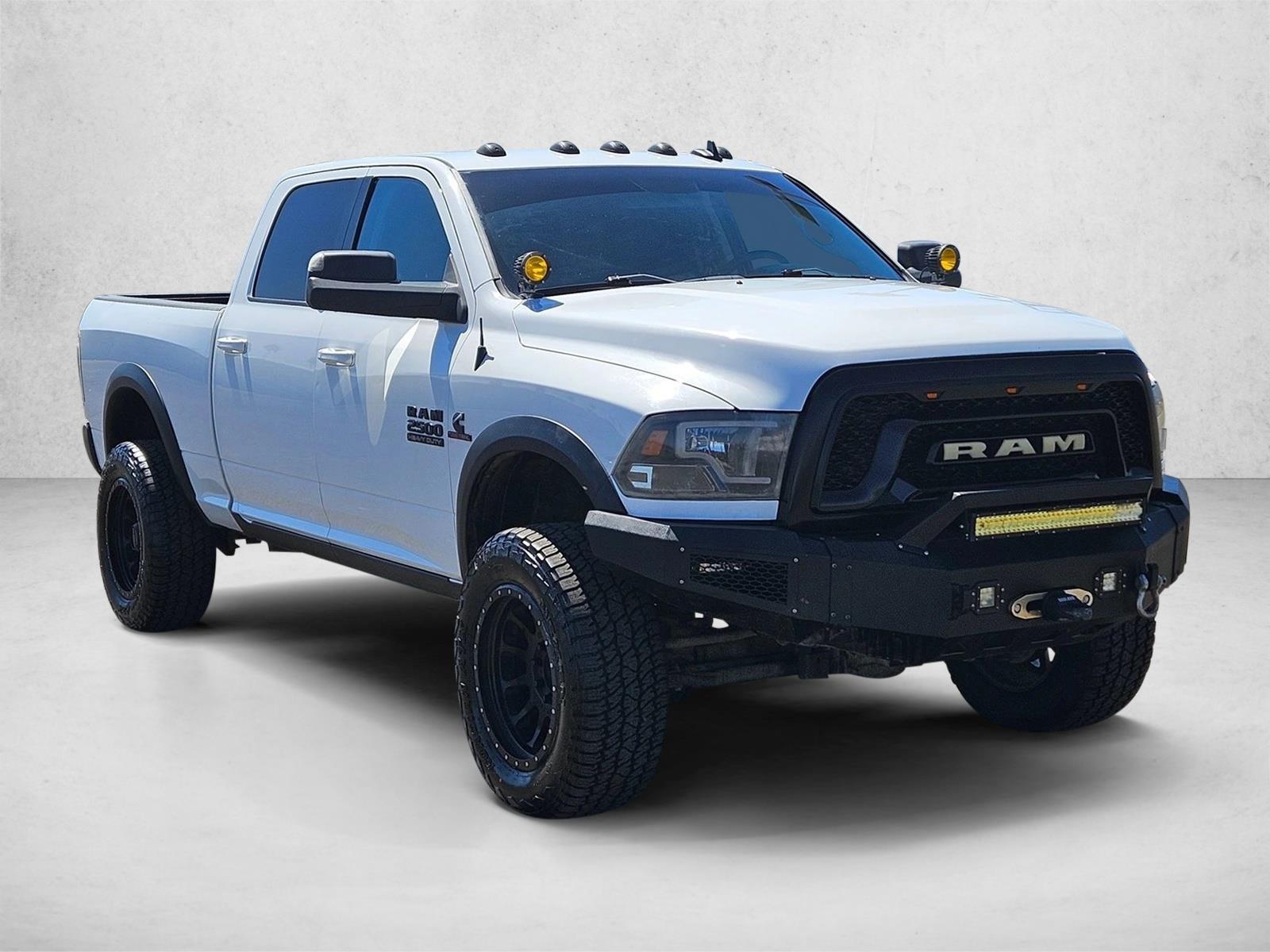 2016 Ram 2500 SLT photo 3