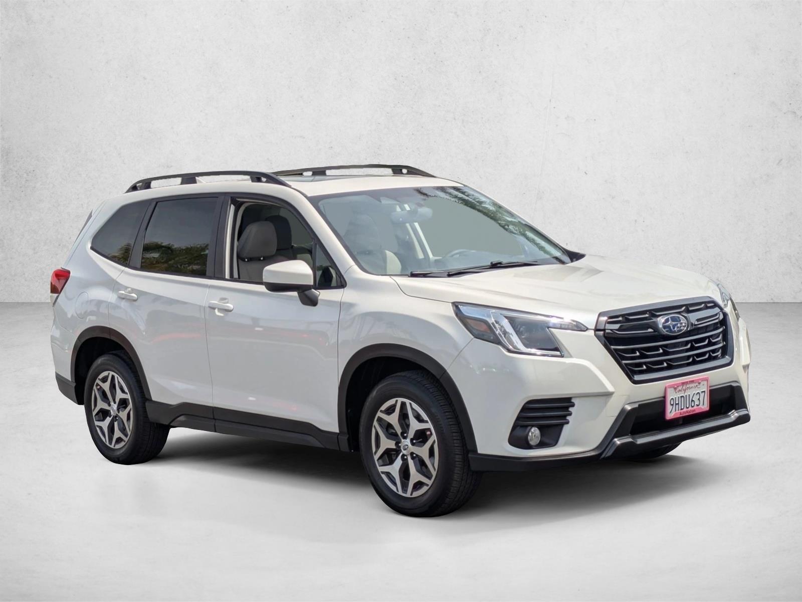 2023 Subaru Forester Premium photo 2