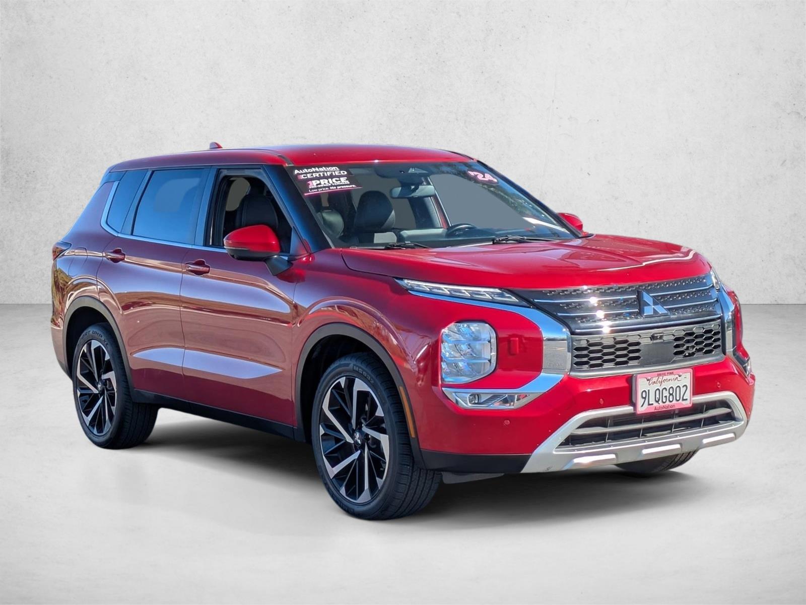 2024 Mitsubishi Outlander SE photo 3