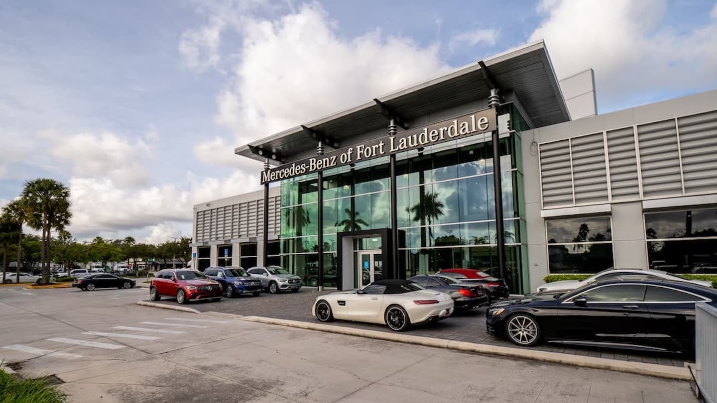 Mercedes-Benz of Fort Lauderdale exterior view
