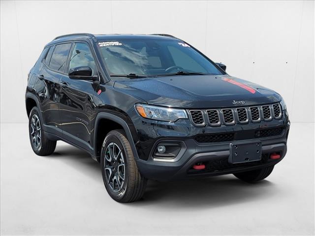2024 Jeep Compass Trailhawk photo 3