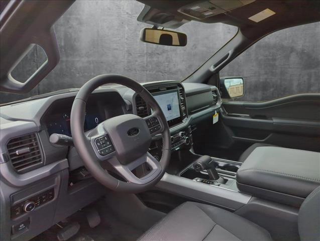 2025 Ford F-150 XLT photo 3