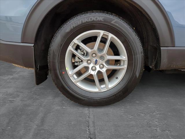 2025 Ford Explorer photo 4