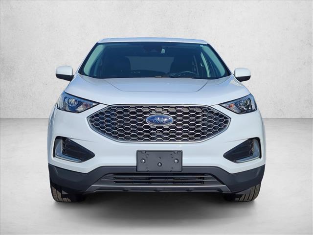 2024 Ford Edge SEL photo 2