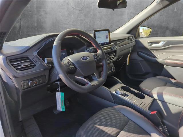 2025 Ford Escape ST-Line photo 4
