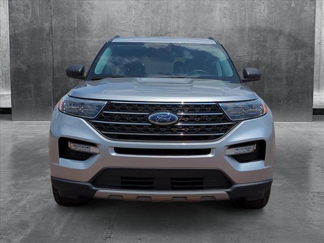 2024 Ford Explorer XLT photo 2