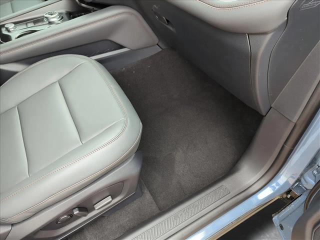 2025 Ford Explorer photo 3