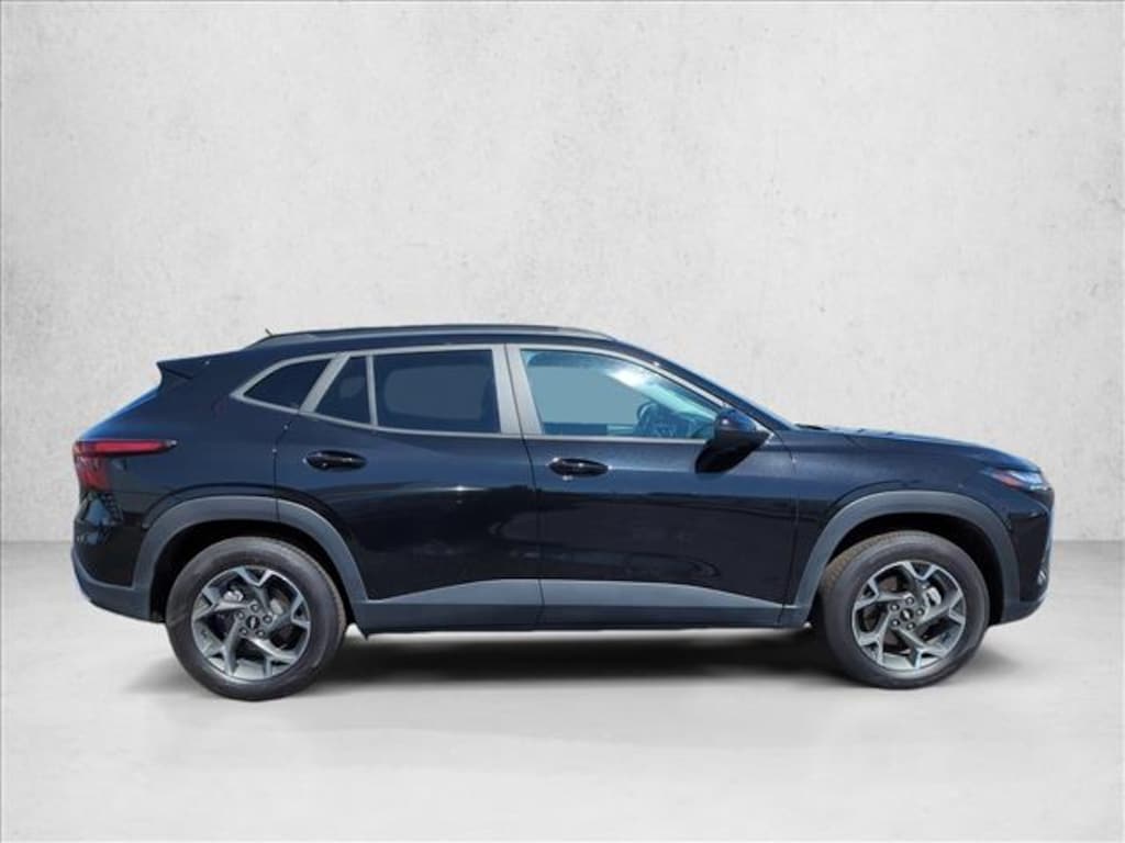 Used 2024 Chevrolet Trax LT SUV