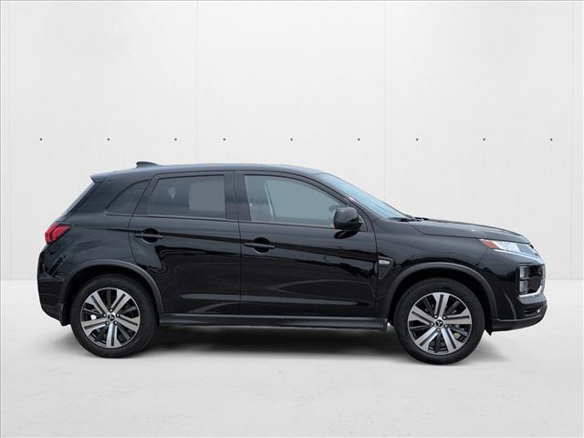2024 Mitsubishi Outlander Sport LE photo 3