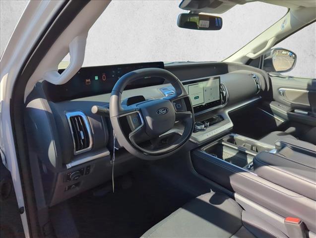 2025 Ford Expedition Platinum photo 3