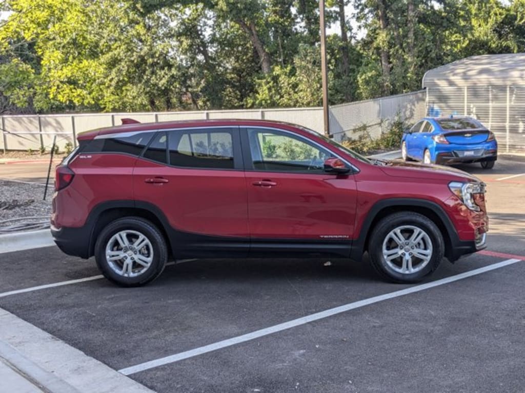 Used 2024 GMC Terrain SLE SUV