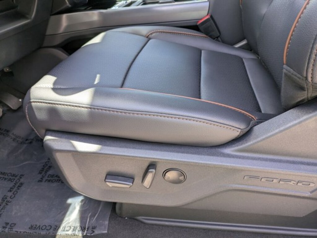 New 2025 Ford F-250 LARIAT Truck Crew Cab