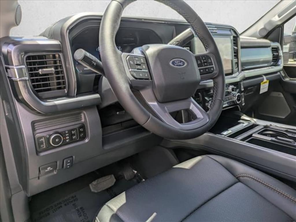 New 2025 Ford F-250 LARIAT Truck Crew Cab