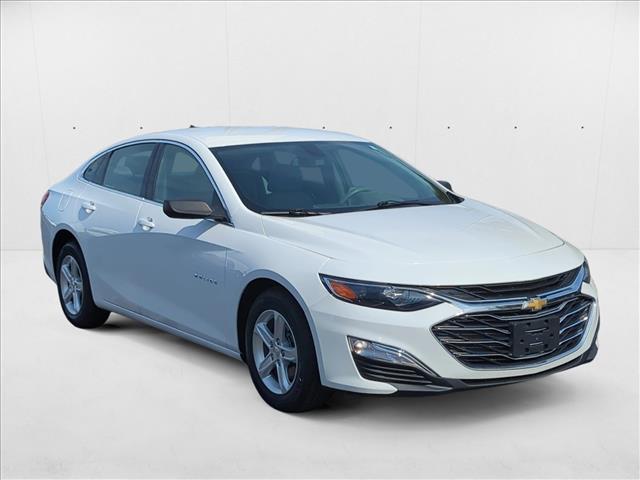 2020 Chevrolet Malibu LS photo 3