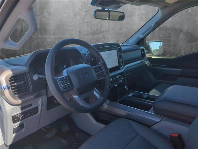 2025 Ford F-150 XLT photo 3