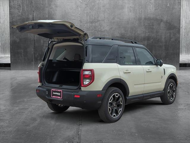 2025 Ford Bronco Sport Outer Banks photo 2