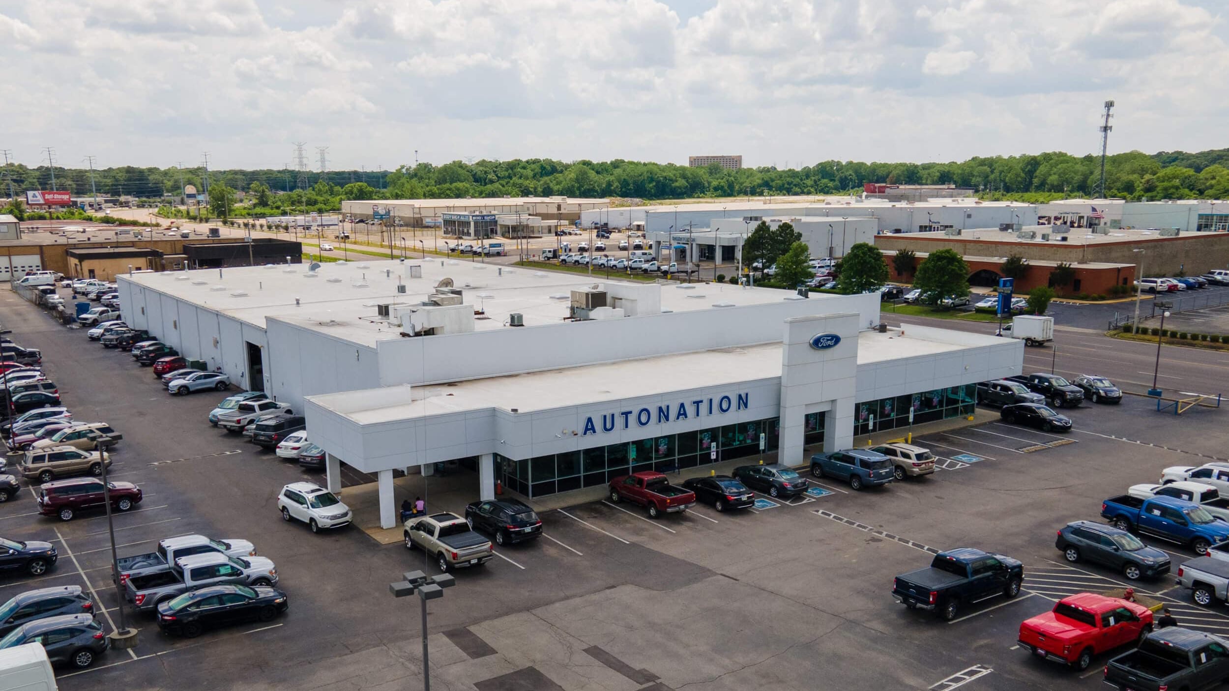 Exterior Shot of AutoNation Ford Memphis