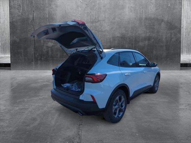 2025 Ford Escape ST-Line photo 2