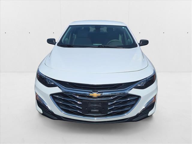 2020 Chevrolet Malibu LS photo 2