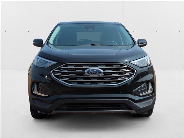 2024 Ford Edge Titanium photo 2