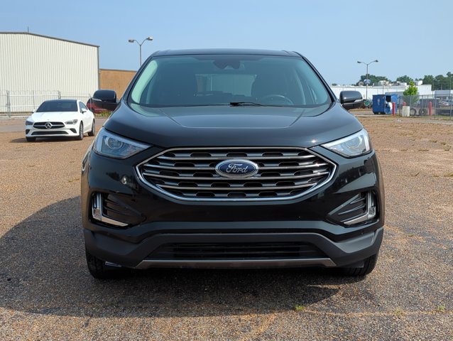 2024 Ford Edge Titanium photo 2
