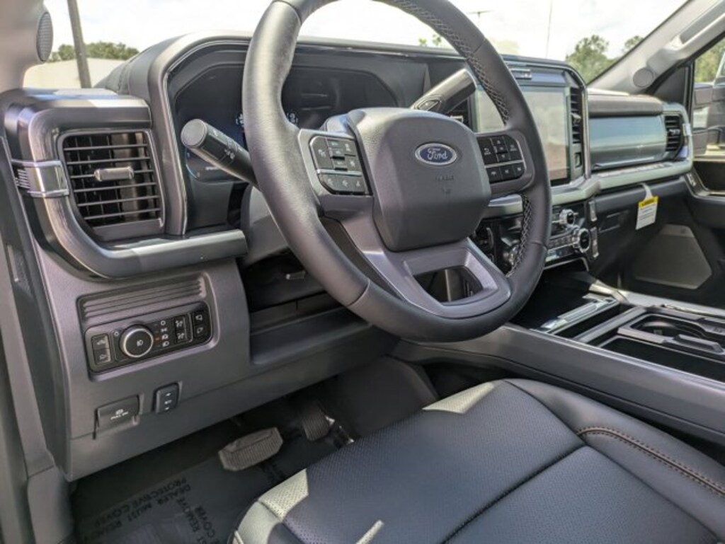 New 2025 Ford F-250 LARIAT Truck Crew Cab