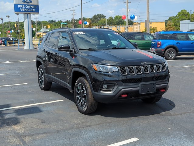 2024 Jeep Compass Trailhawk photo 3