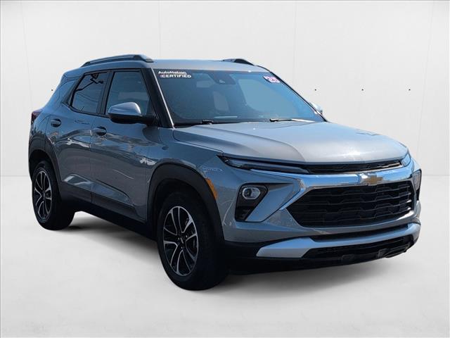 2025 Chevrolet Trailblazer LT photo 3