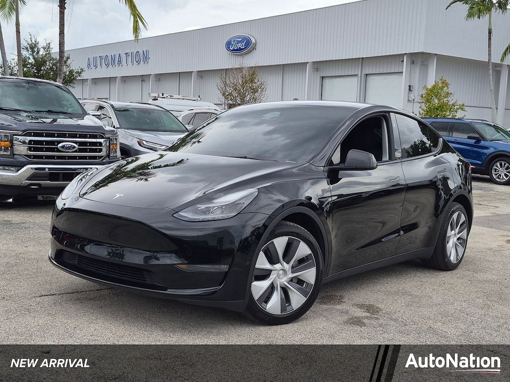 Used 2024 Tesla Model Y Long Range SUV