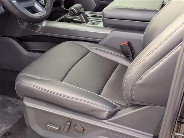 2025 Ford F-150 Lariat photo 4