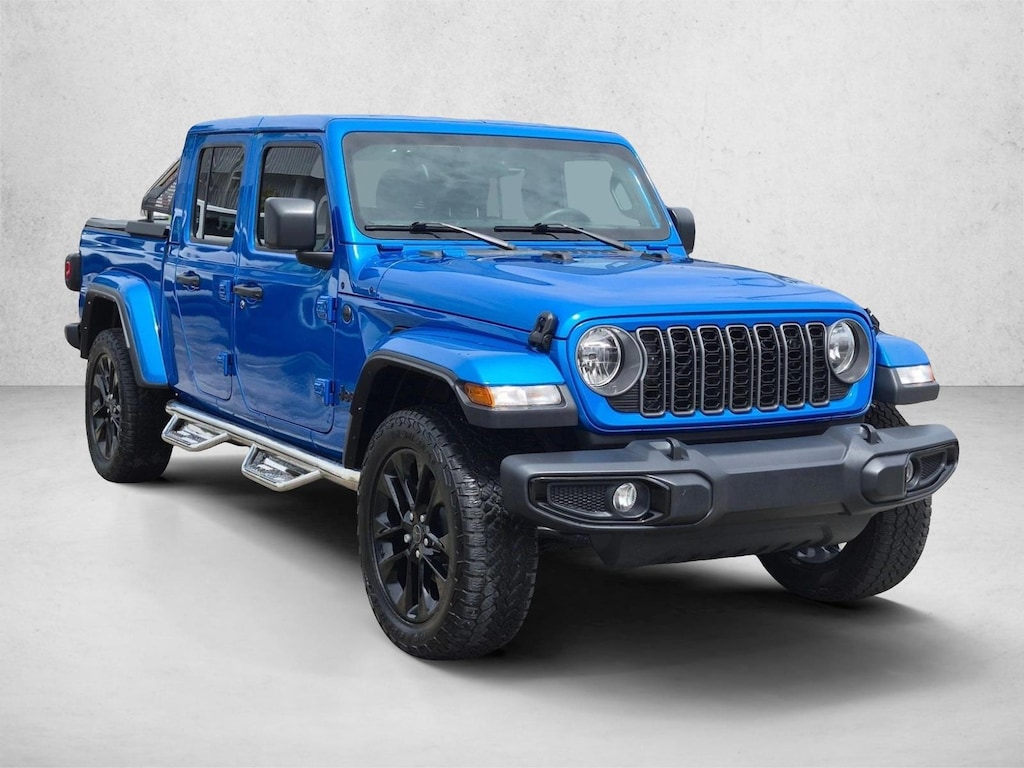 Used 2025 Jeep Gladiator Nighthawk Truck Crew Cab