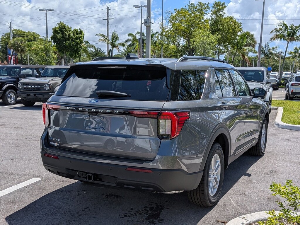 New 2026 Ford Explorer Active w/200A Pkg SUV
