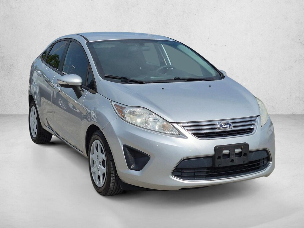 Used 2013 Ford Fiesta SE Sedan