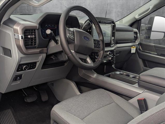 2025 Ford F-150 XLT photo 3
