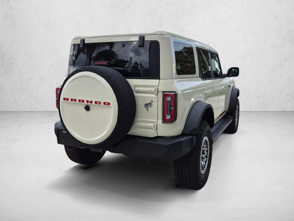 New 2026 Ford Bronco Outer Banks SUV