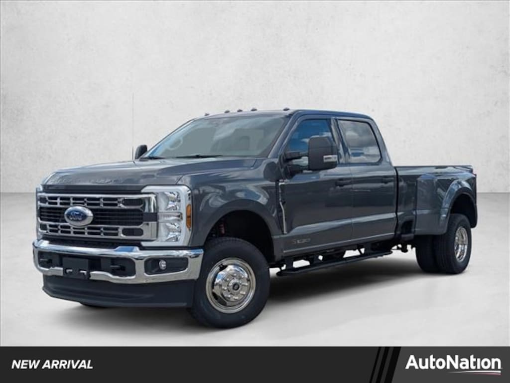 New 2026 Ford F-350 XLT Truck Crew Cab