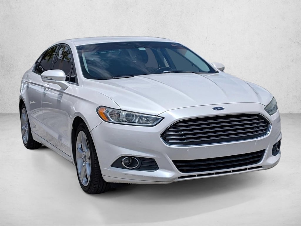 Used 2013 Ford Fusion SE Sedan
