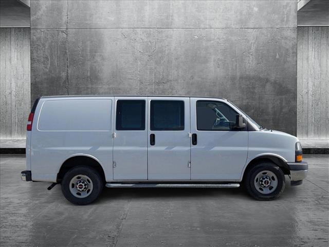 2017 Gmc Savana Cargo 2500 photo 4