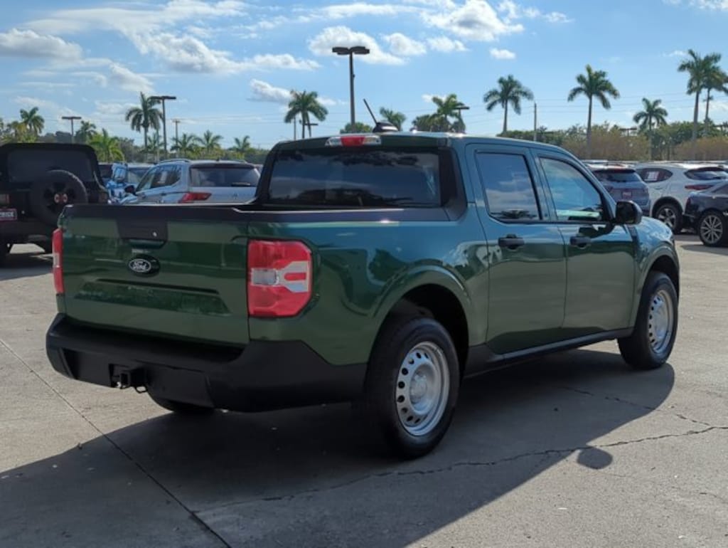New 2025 Ford Maverick XL Truck SuperCrew