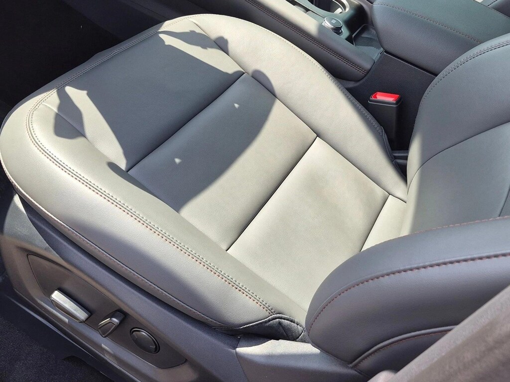 New 2026 Ford Explorer Active w/200A Pkg SUV