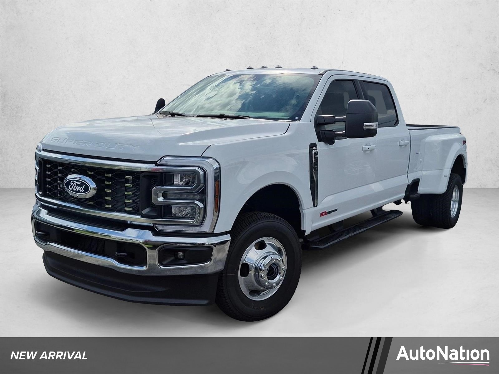 2027 Ford F-350 XLT Truck Crew Cab