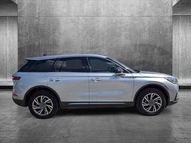 2023 Lincoln Corsair Standard photo 4