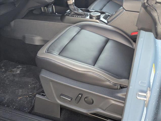 2025 Ford Bronco Outer Banks photo 2