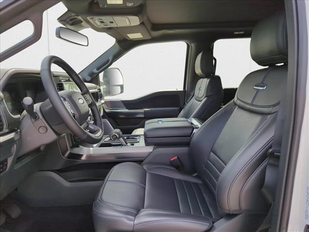 2025 Ford F-150 Platinum photo 4