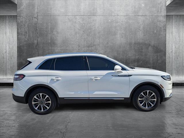 2022 Lincoln Nautilus Standard photo 4