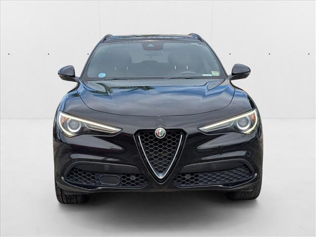 2018 Alfa Romeo Stelvio Ti Sport photo 2