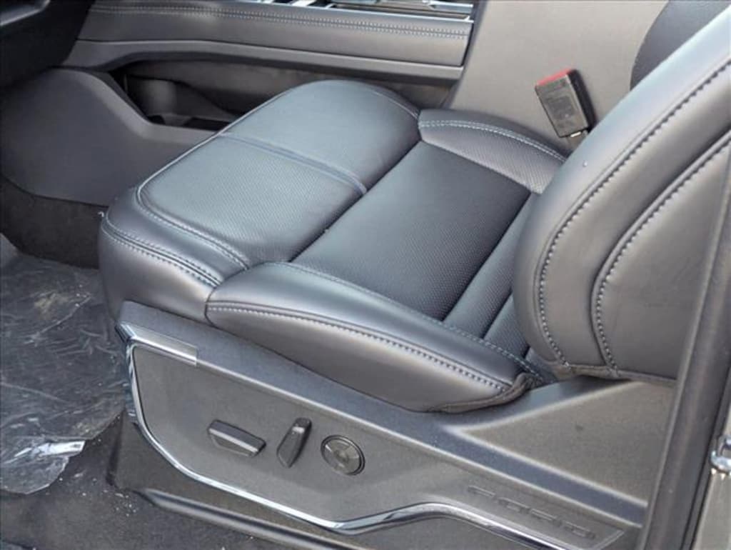 New 2026 Ford F-250 Platinum Truck Crew Cab