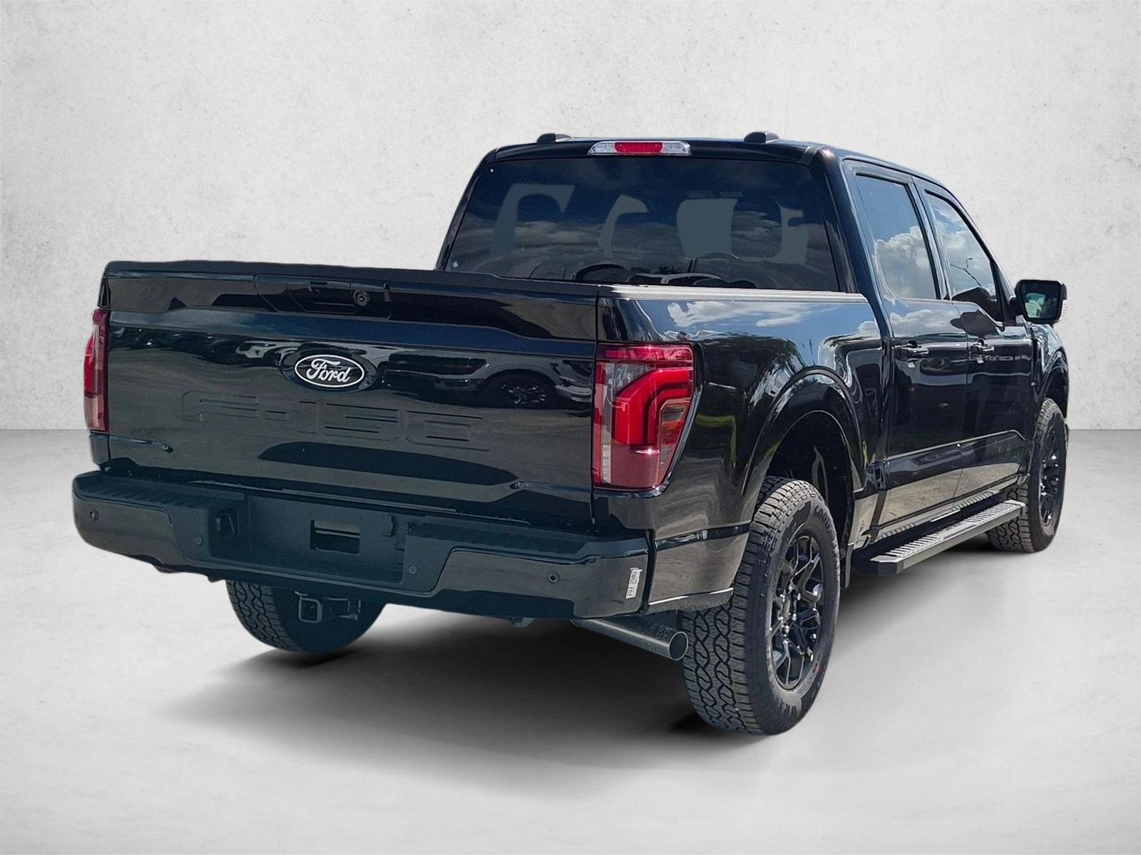New 2026 Ford F-150 LARIAT Truck SuperCrew Cab