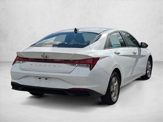 2021 Hyundai Elantra SE photo 3