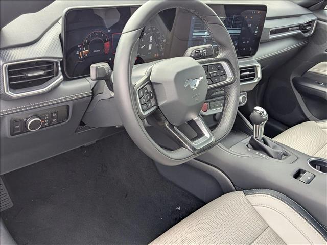 2025 Ford Mustang EcoBoost Premium photo 3
